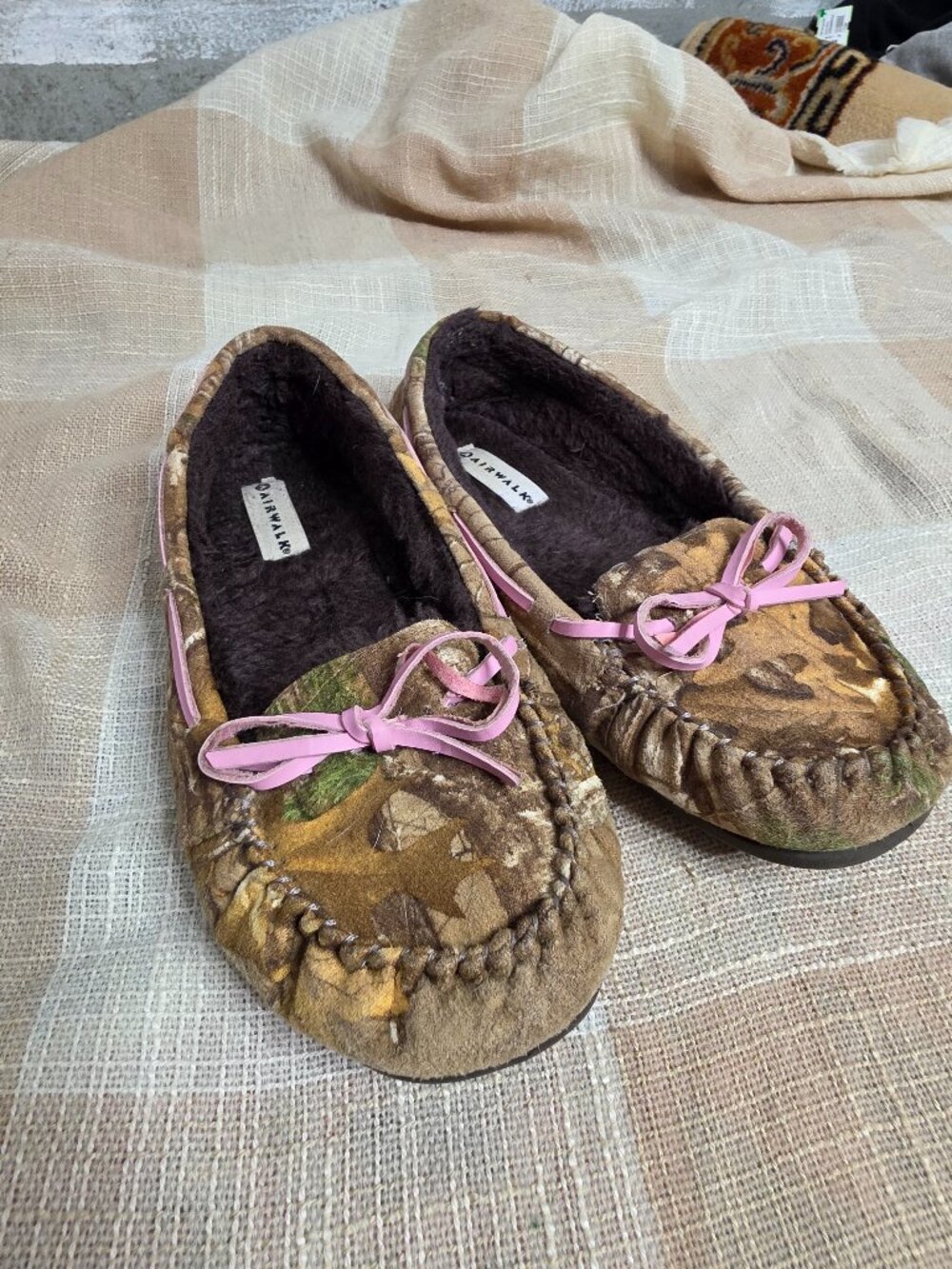 y2k Outdoorsy Skater Indie Gorp Girly Femi Fur Lined Camo Slip On Moccasins